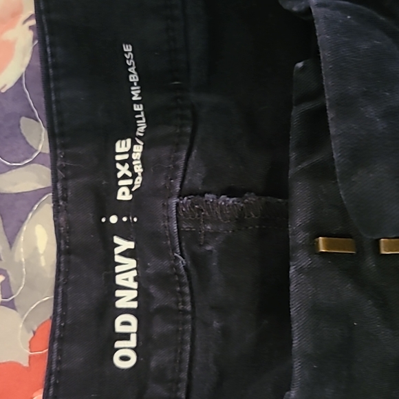 Black old navy jean short size 4 - Picture 4 of 5